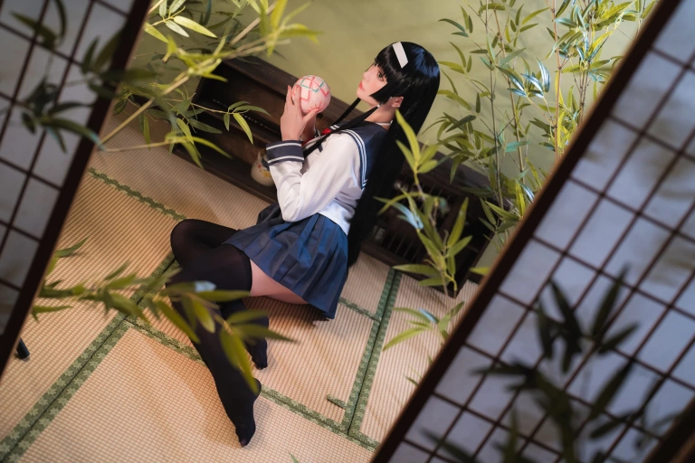 星之迟迟《2022月度计划 9月套图B 莲花JK》主题写真：36张全套美图