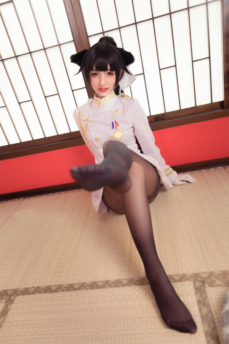 神楽坂真冬《指挥官很忙》主题写真：131张全套美图，含1个视频