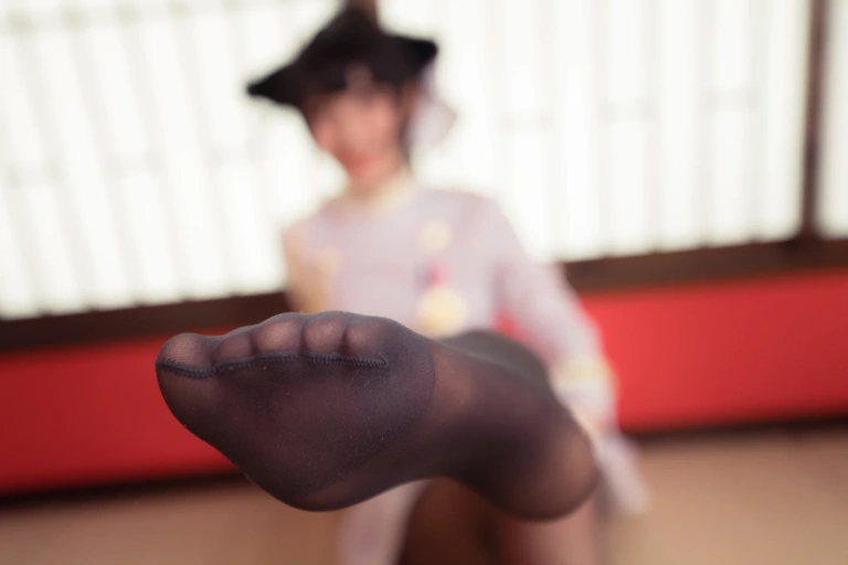 神楽坂真冬《指挥官很忙》主题写真：131张全套美图，含1个视频