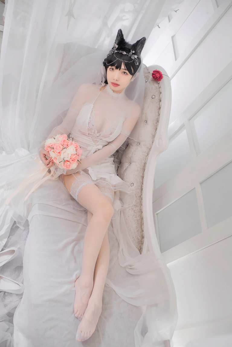 雯仔不讲道理《爱宕花嫁》主题写真：32张全套美图