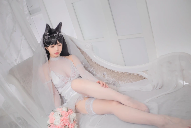 雯仔不讲道理《爱宕花嫁》主题写真：32张全套美图