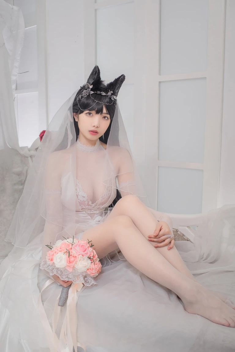 雯仔不讲道理《爱宕花嫁》主题写真：32张全套美图