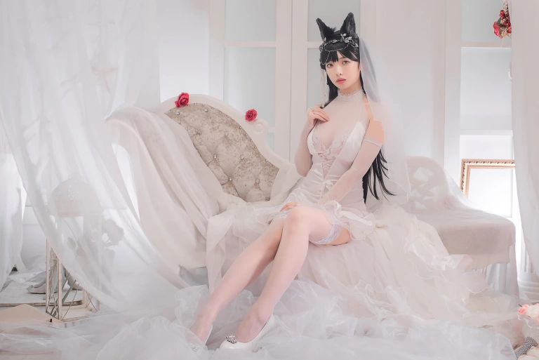 雯仔不讲道理《爱宕花嫁》主题写真：32张全套美图
