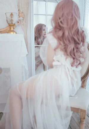 轩萧学姐《NO.18 – 花嫁》主题写真：32张全套美图