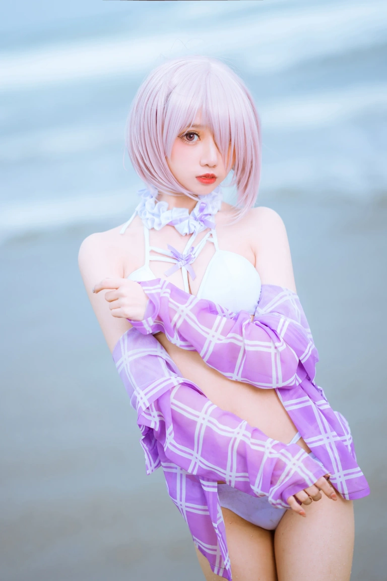 果咩酱《海边玛修》主题写真：35张全套美图