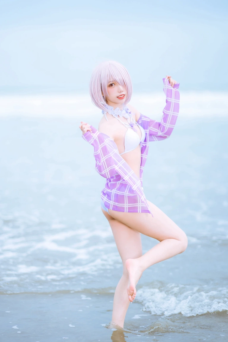果咩酱《海边玛修》主题写真：35张全套美图