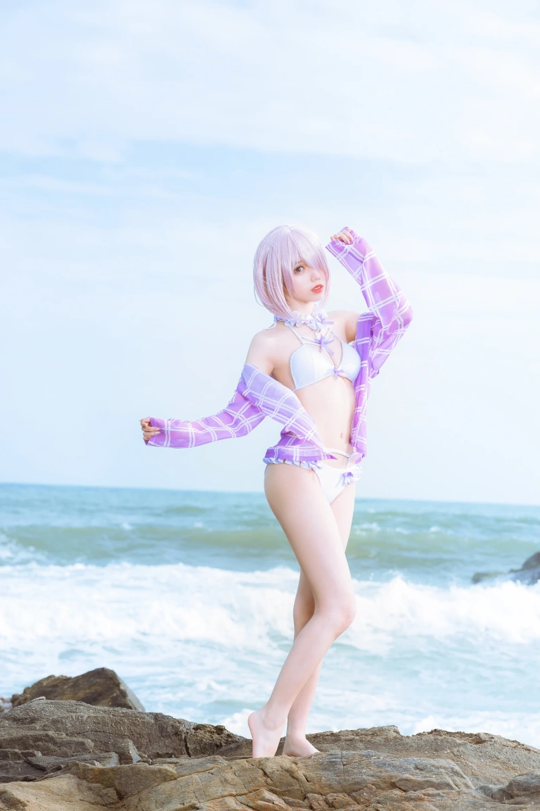 果咩酱《海边玛修》主题写真：35张全套美图