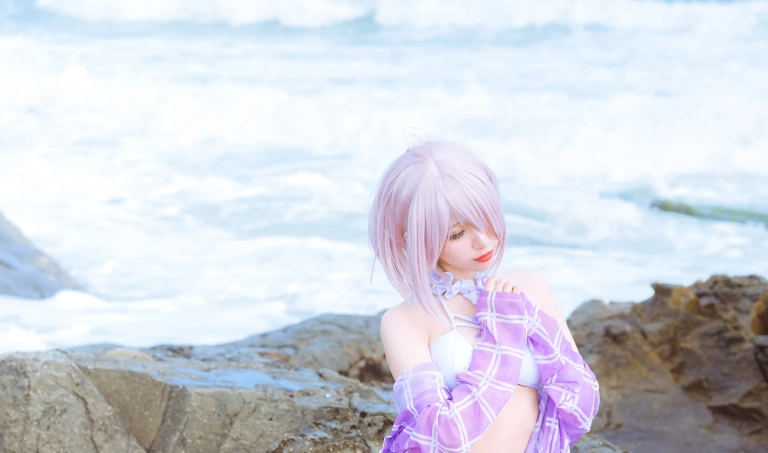 果咩酱《海边玛修》主题写真：35张全套美图