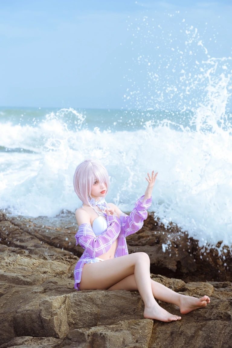 果咩酱《海边玛修》主题写真：35张全套美图