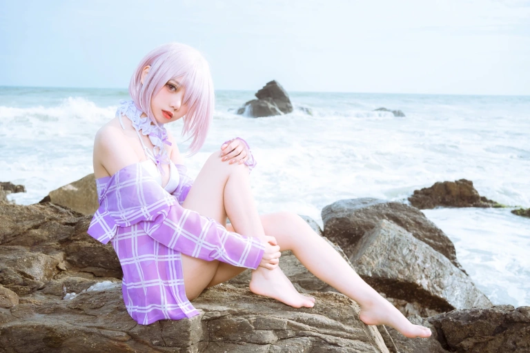 果咩酱《海边玛修》主题写真：35张全套美图