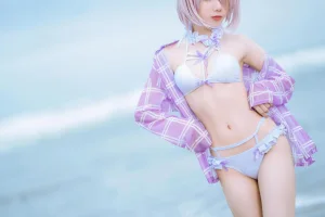 果咩酱《海边玛修》主题写真：35张全套美图
