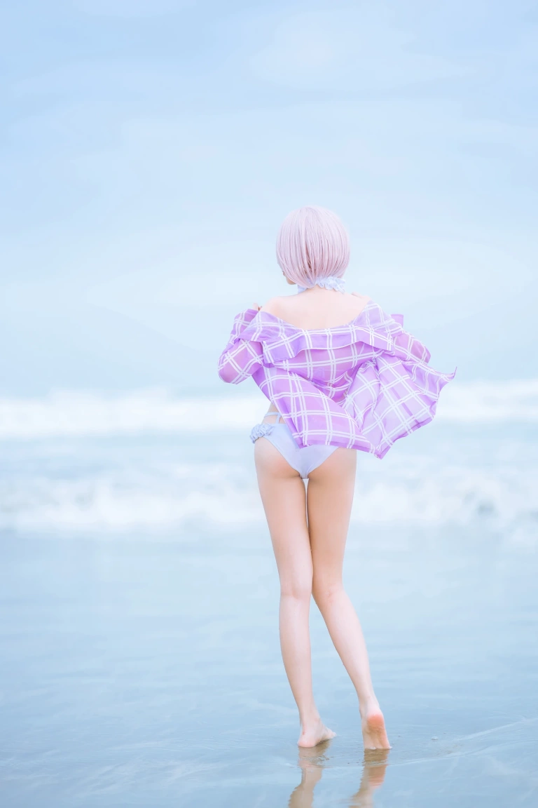 果咩酱《海边玛修》主题写真：35张全套美图