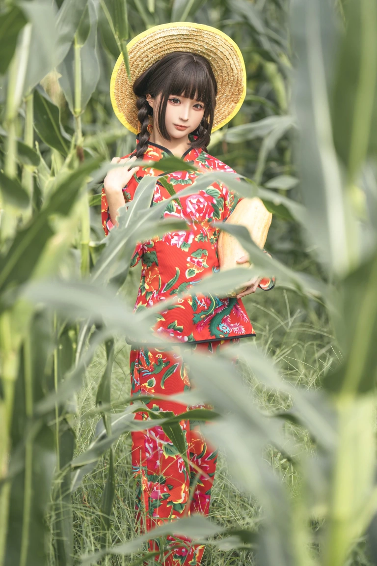 蠢沫沫《苞米地的故事》主题写真：50张全套美图