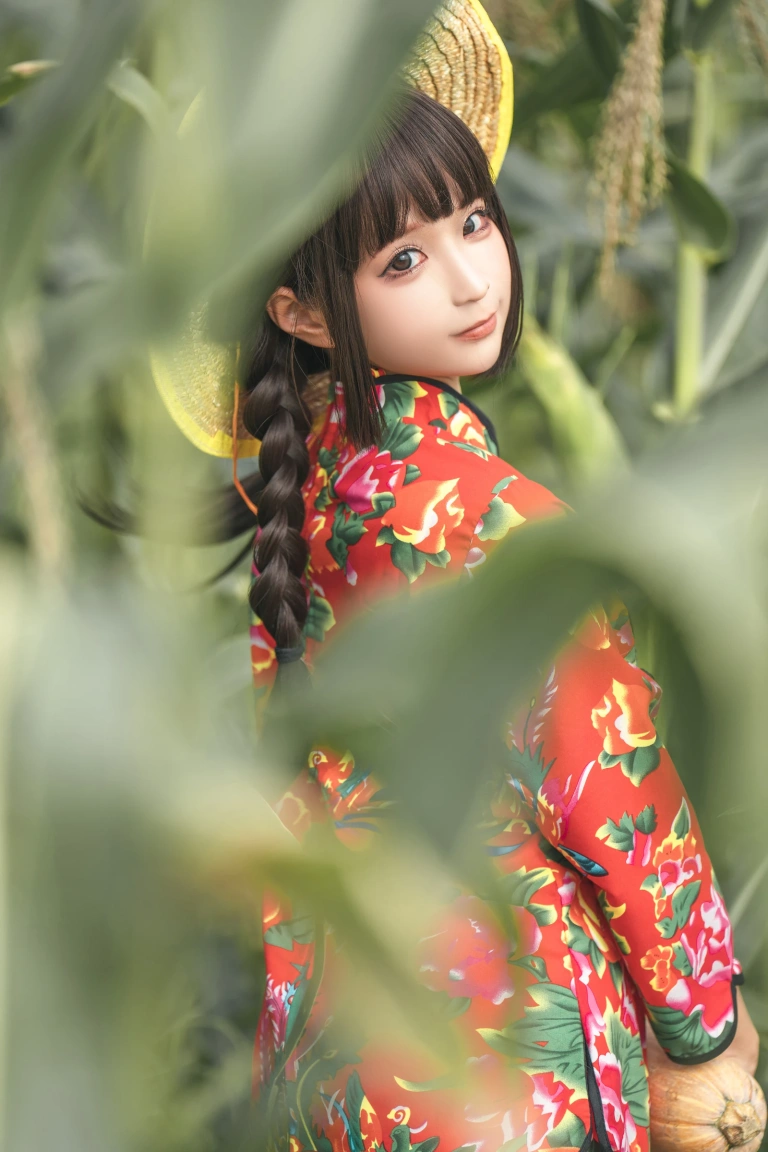 蠢沫沫《苞米地的故事》主题写真：50张全套美图