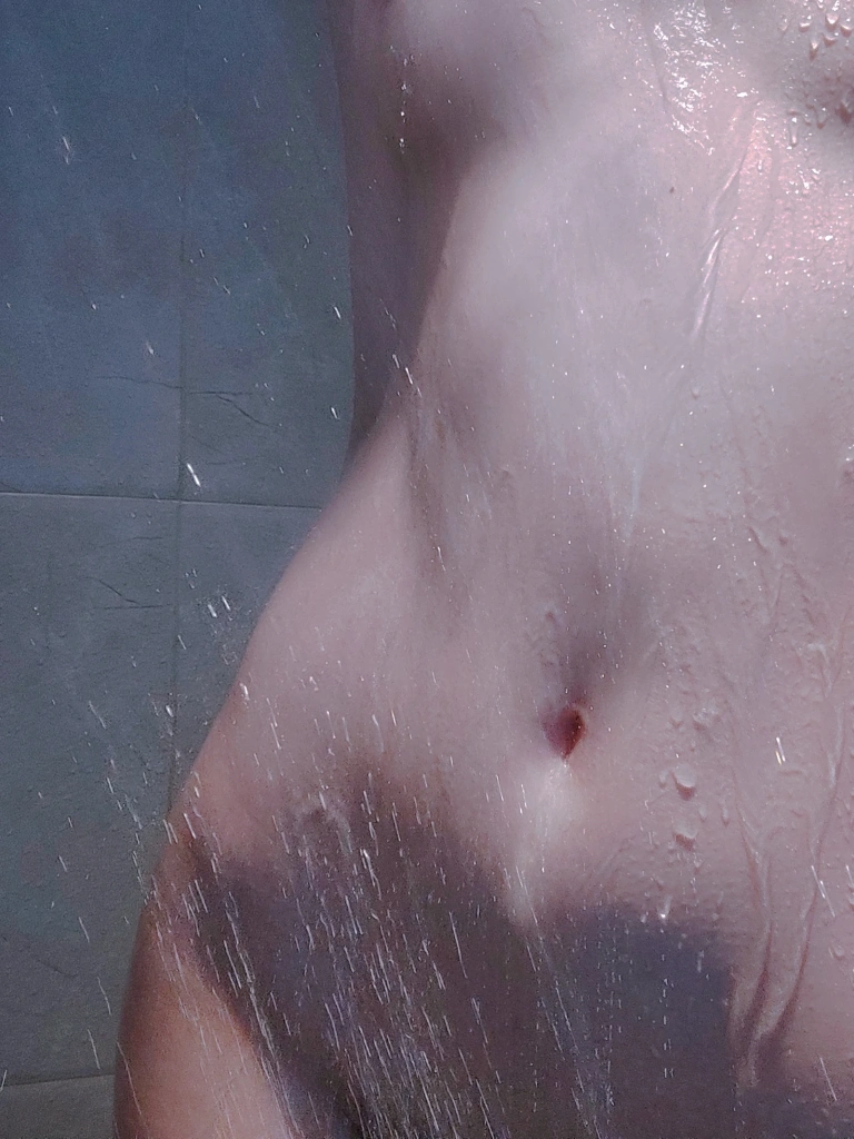 桜桃喵《水滴》主题写真：9张全套美图