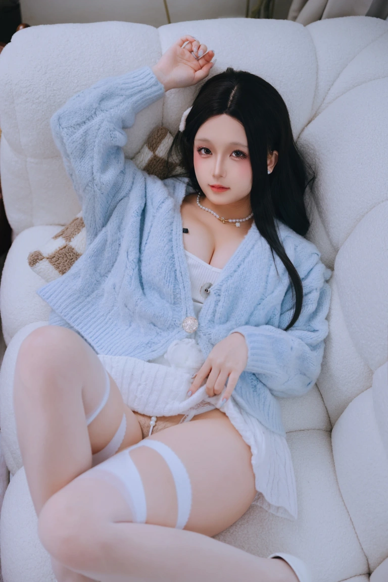 日奈娇(椎名莜)《与学姐约会》主题写真：206张全套美图，含5个视频