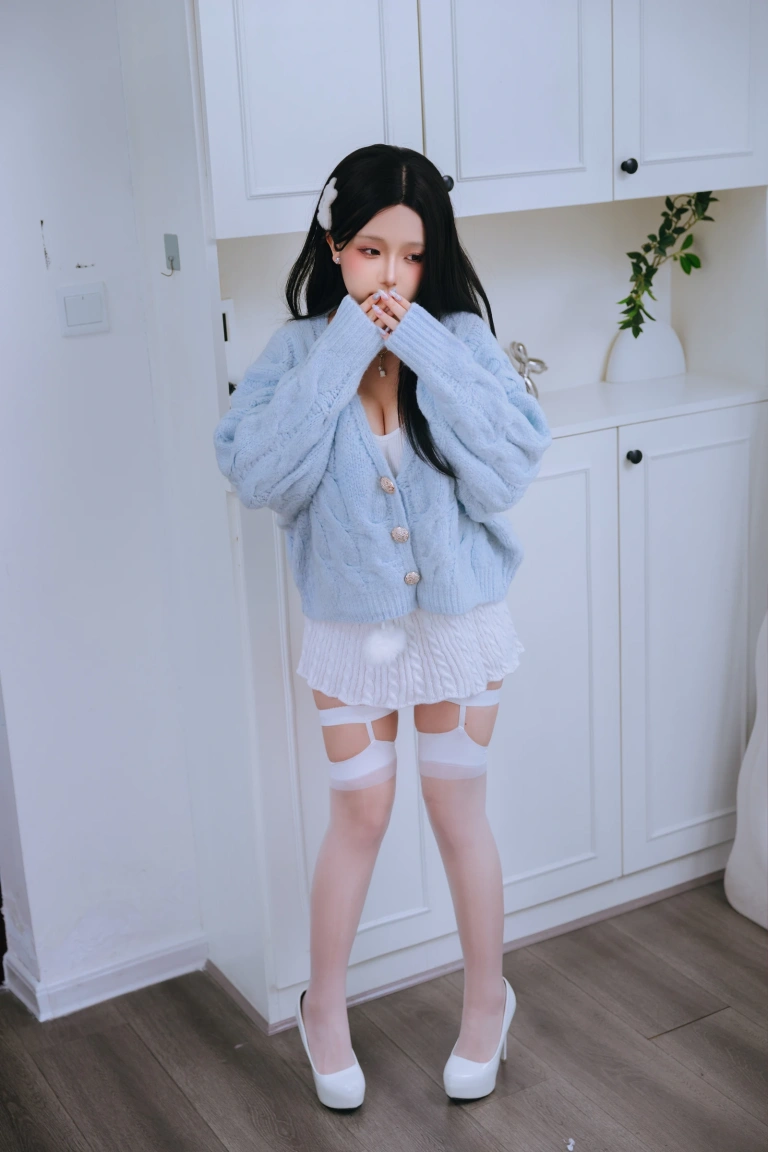 日奈娇(椎名莜)《与学姐约会》主题写真：206张全套美图，含5个视频