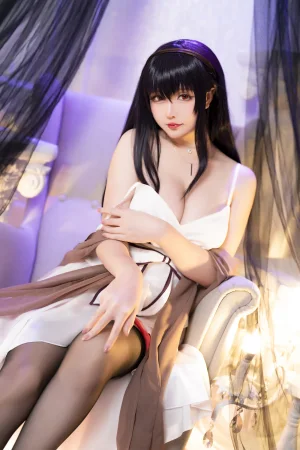 星之迟迟《2022月度计划 10月套图C 路人女主的养成方法 霞之丘诗羽》主题写真：51张全套美图