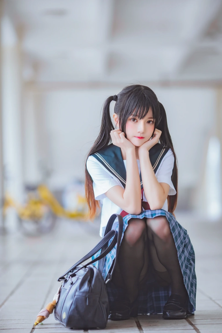桜桃喵《雨恋》主题写真：28张全套美图