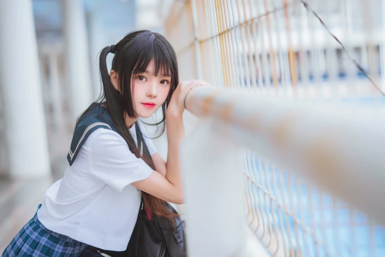 桜桃喵《雨恋》主题写真：28张全套美图