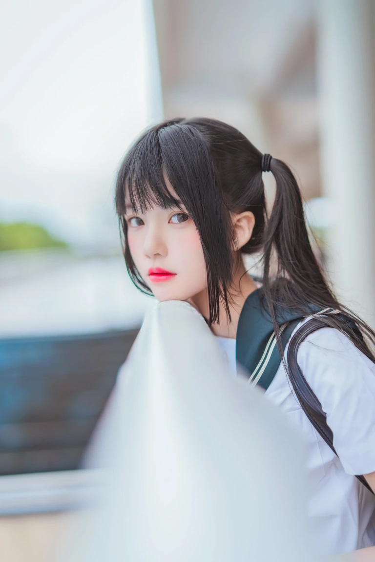 桜桃喵《雨恋》主题写真：28张全套美图