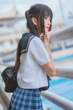 桜桃喵《雨恋》主题写真：28张全套美图