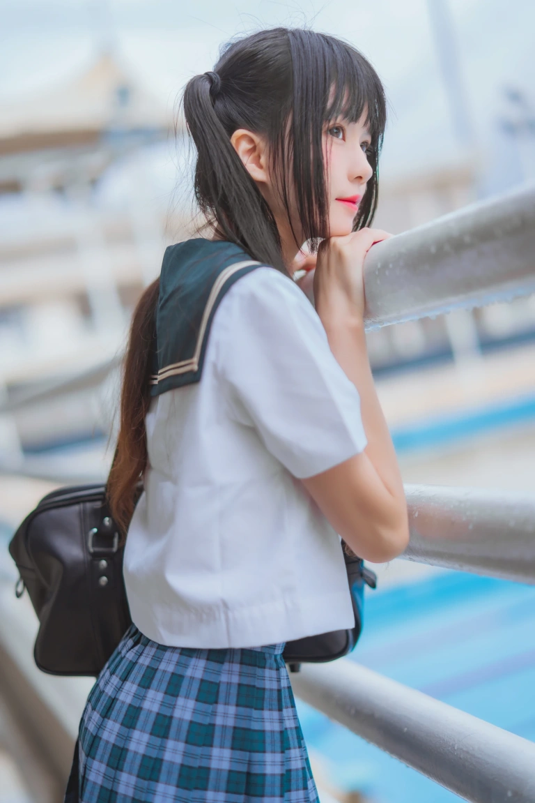 桜桃喵《雨恋》主题写真：28张全套美图