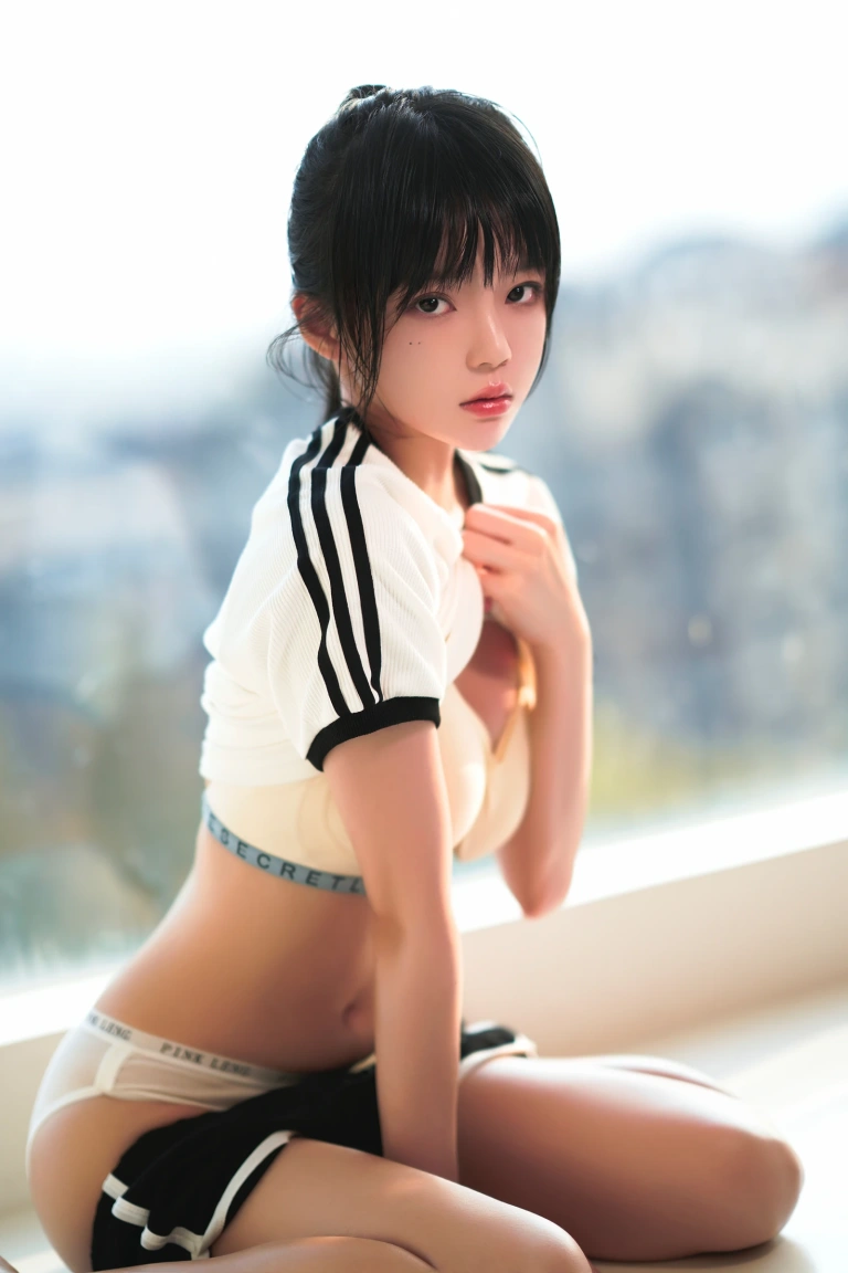 桜桃喵《逐渐升温》主题写真：37张全套美图，含2个视频