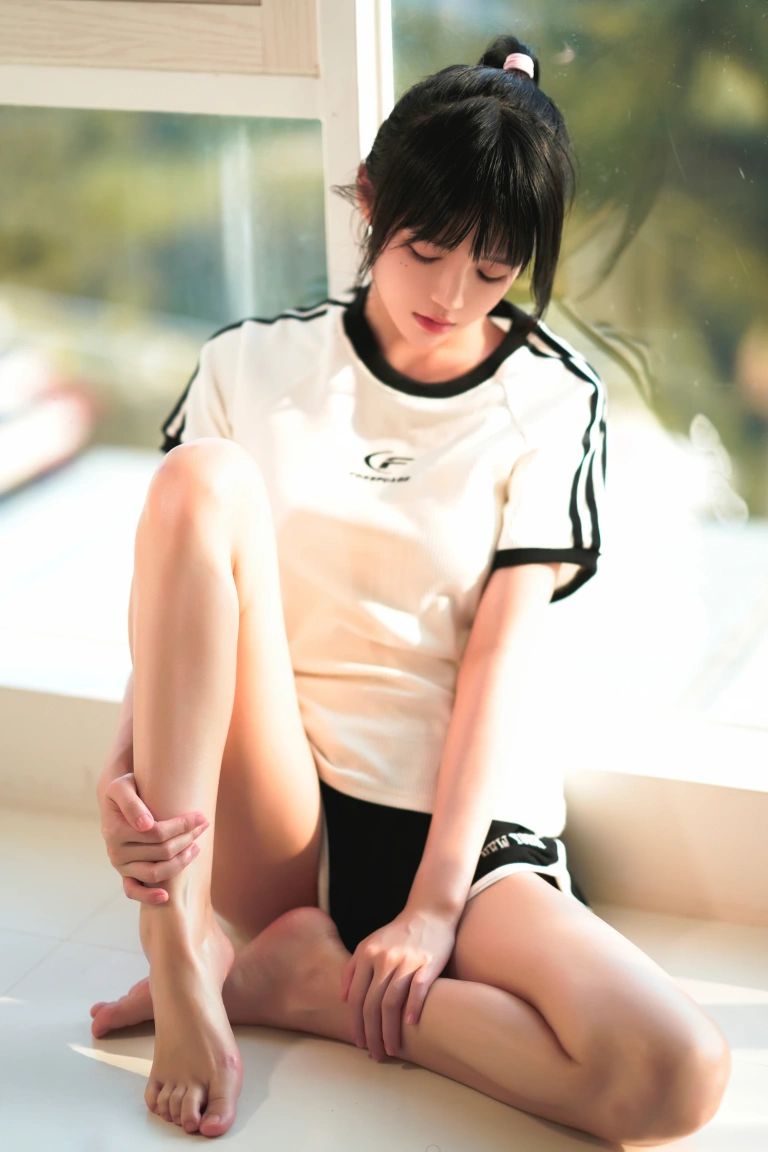 桜桃喵《逐渐升温》主题写真：37张全套美图，含2个视频