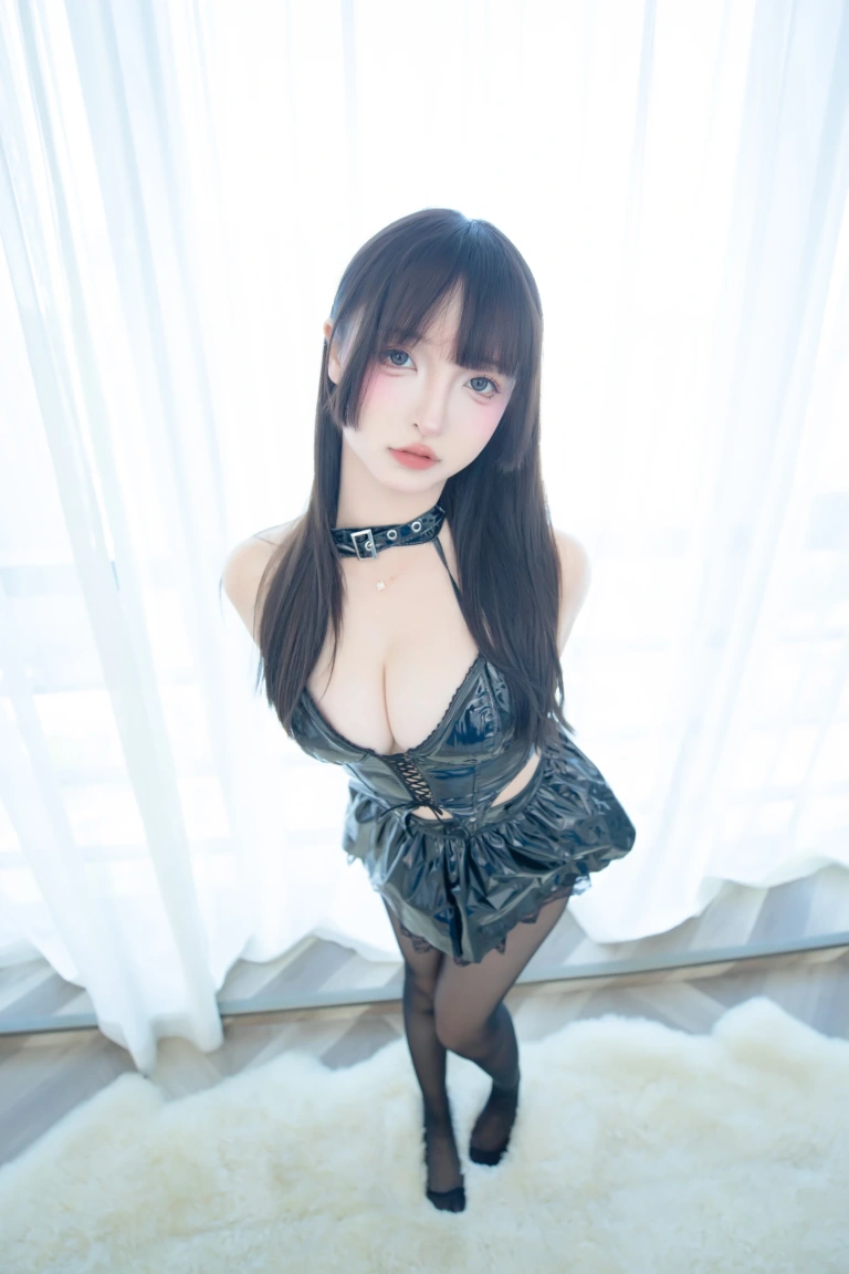 神楽坂真冬《第五季 序号54：《美脚调教》》主题写真：75张全套美图，含2个视频
