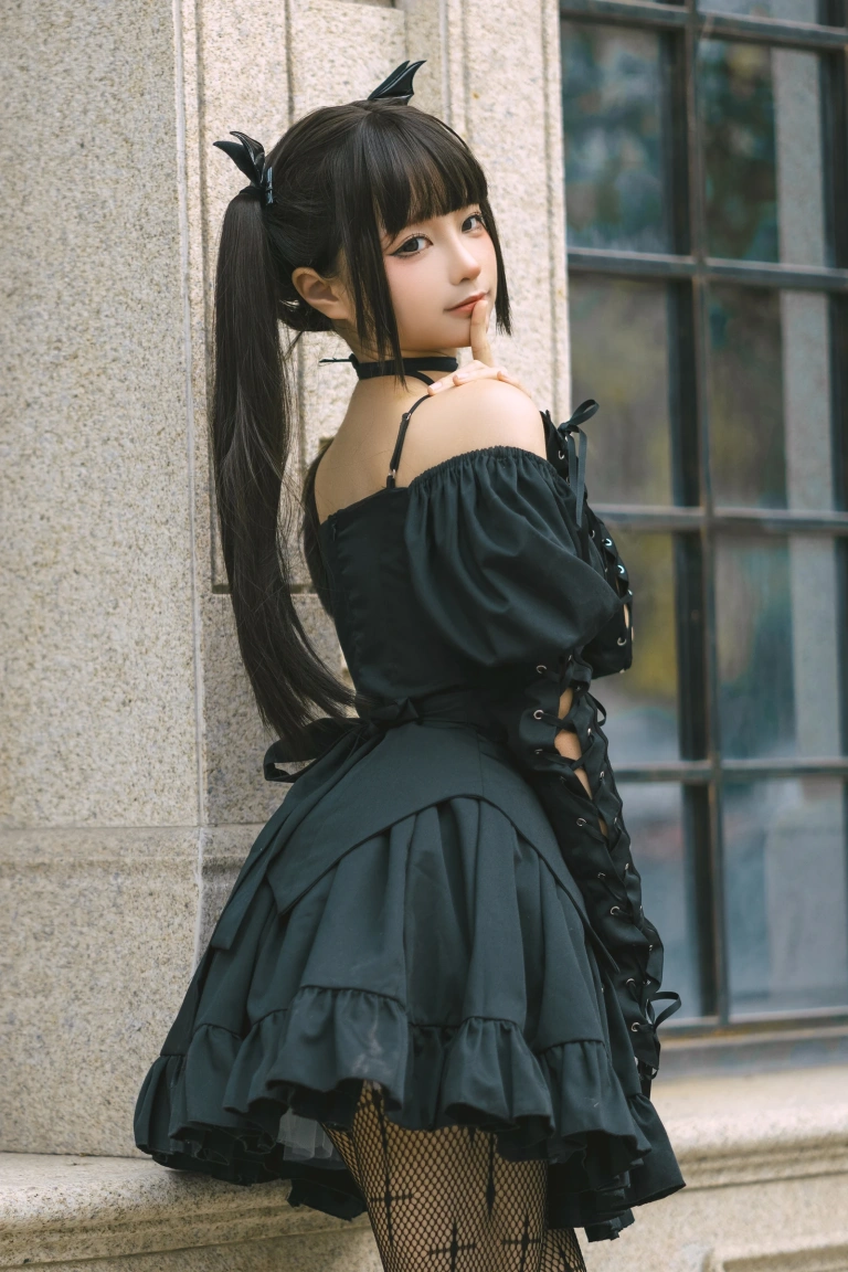 蠢沫沫《双马尾小恶魔》主题写真：16张全套美图