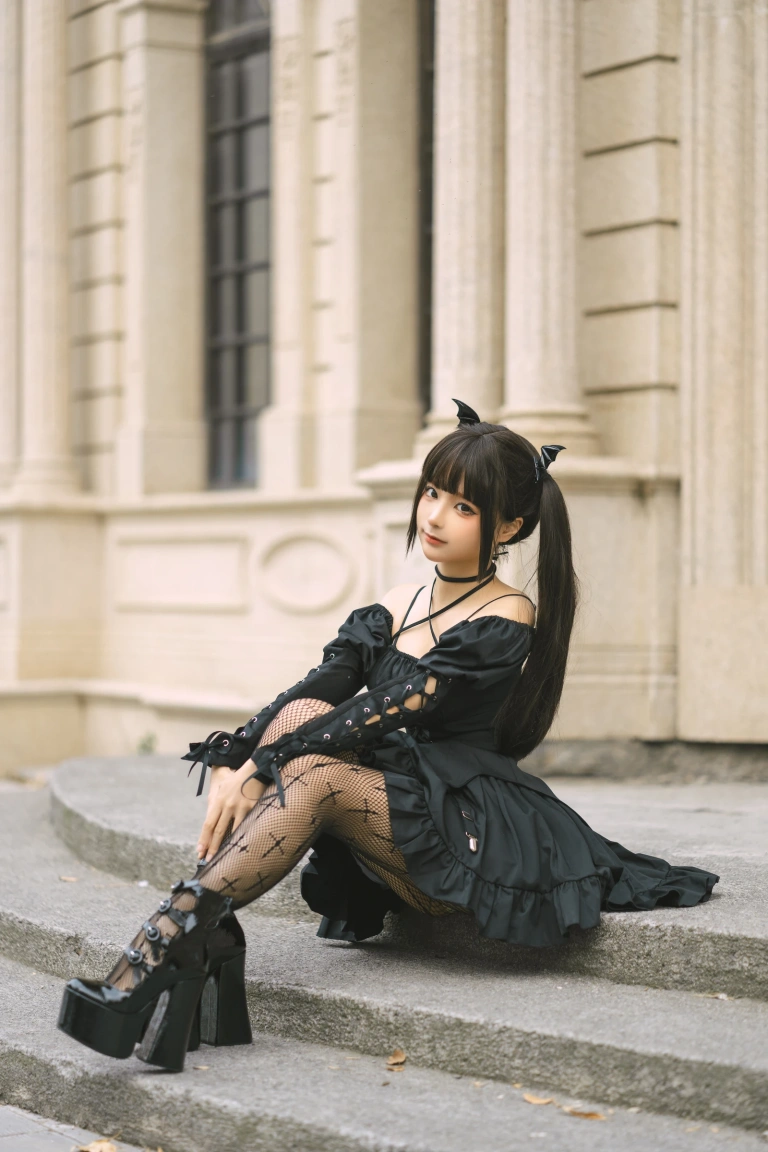 蠢沫沫《双马尾小恶魔》主题写真：16张全套美图