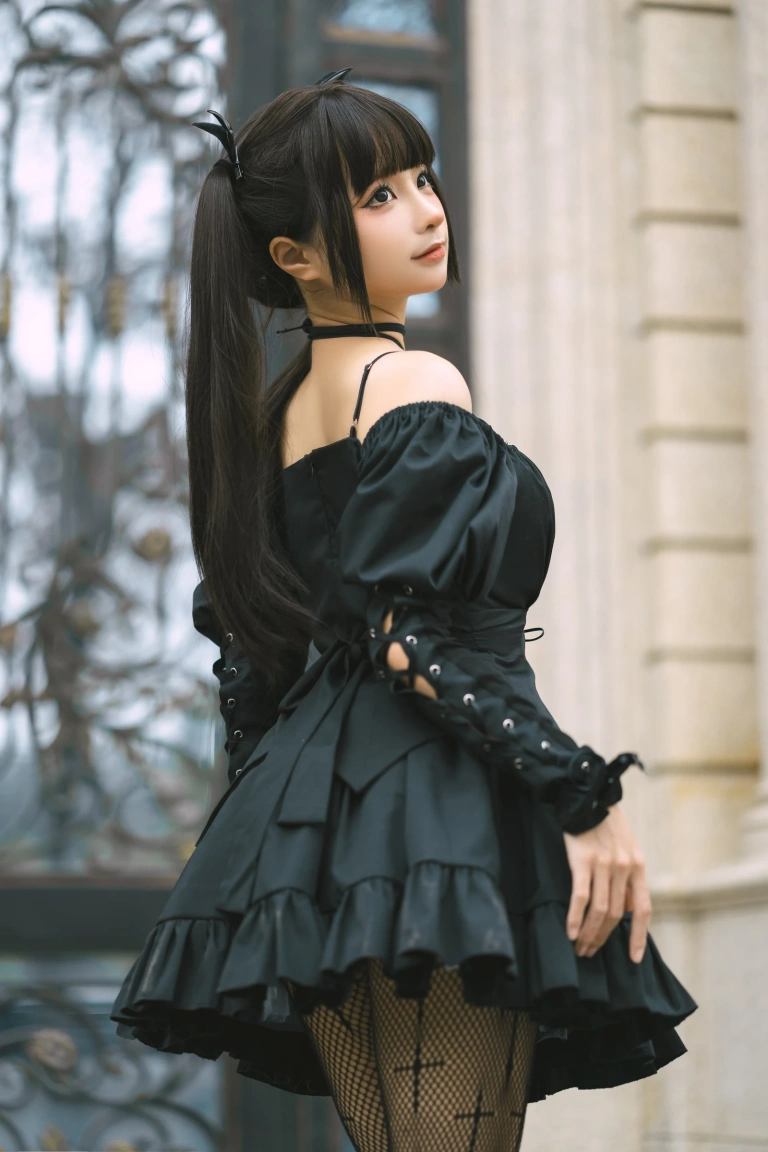 蠢沫沫《双马尾小恶魔》主题写真：16张全套美图