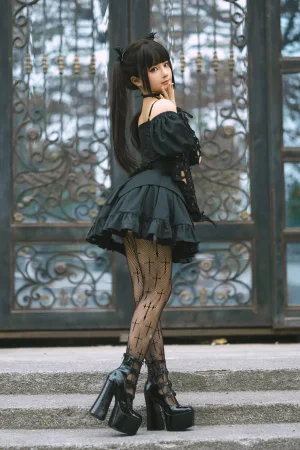 蠢沫沫《双马尾小恶魔》主题写真：16张全套美图