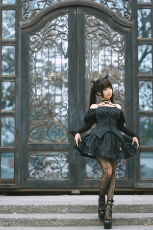 蠢沫沫《双马尾小恶魔》主题写真：16张全套美图