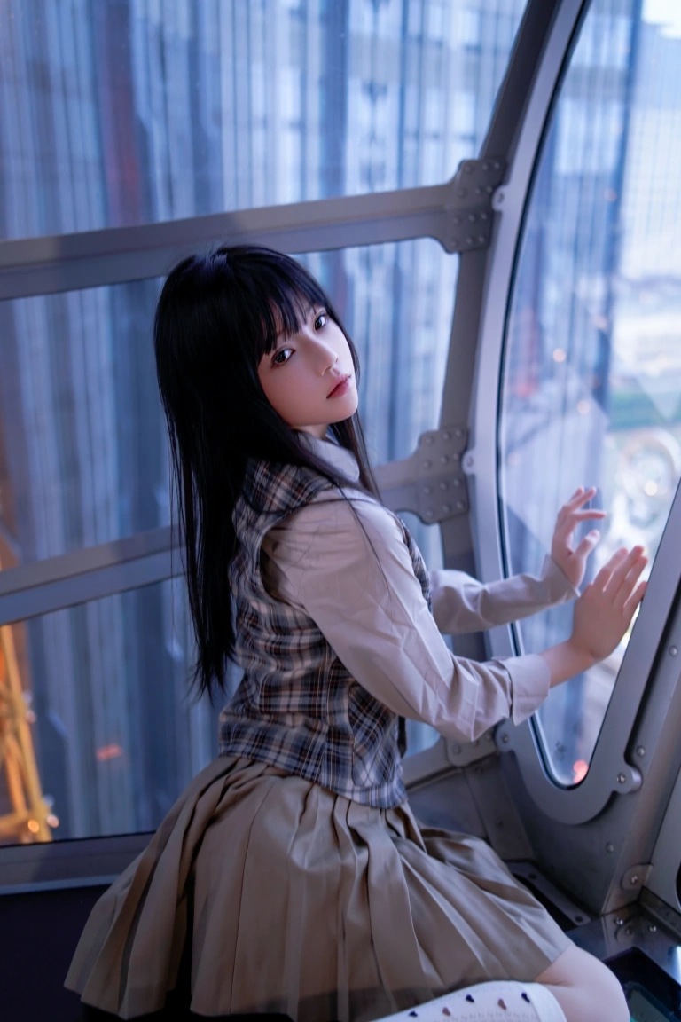 桜桃喵《制服摩天轮》主题写真：27张全套美图