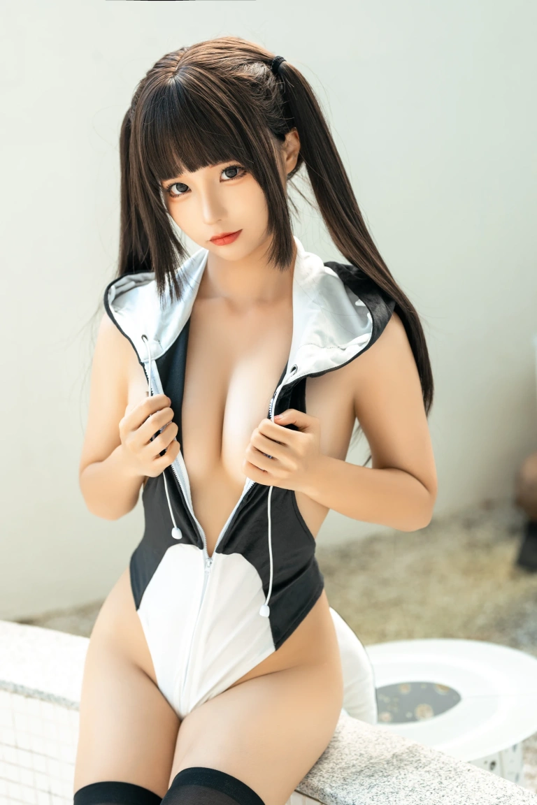 蠢沫沫《小鲸鱼》主题写真：10张全套美图