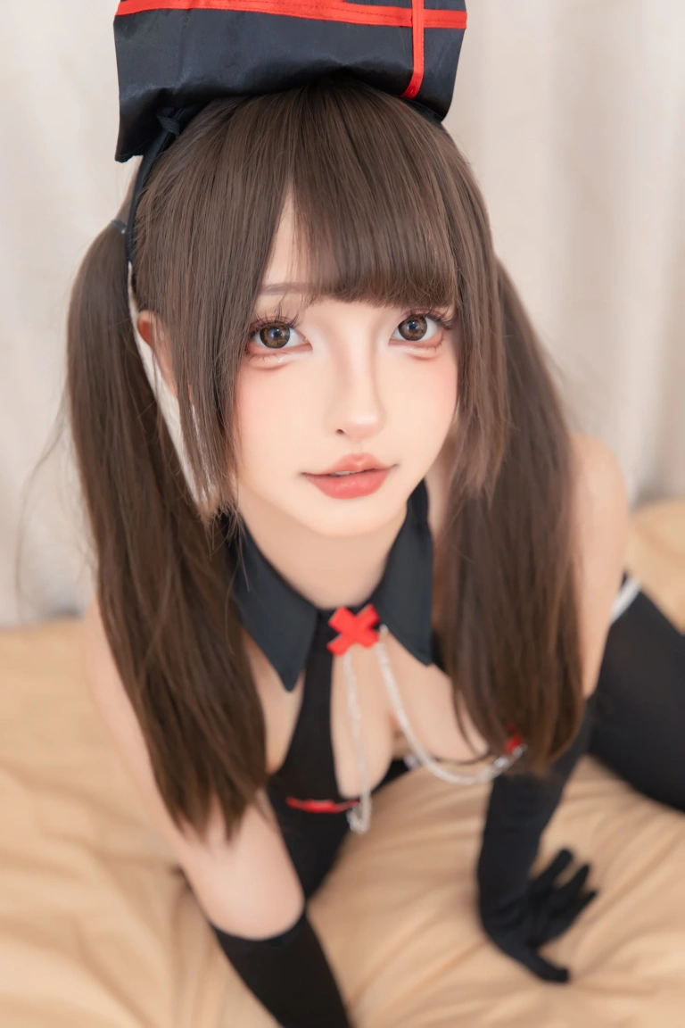 神楽坂真冬《第五季 序号58：《黑兔护士》》主题写真：75张全套美图，含2个视频