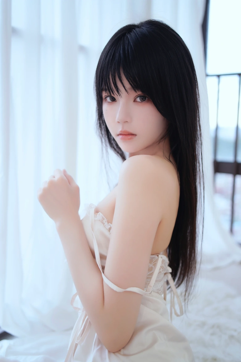 桜桃喵《奶油盛宴》主题写真：29张全套美图，含3个视频