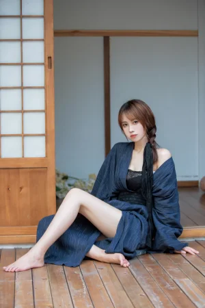 念雪《蝶与刀》主题写真：25张全套美图