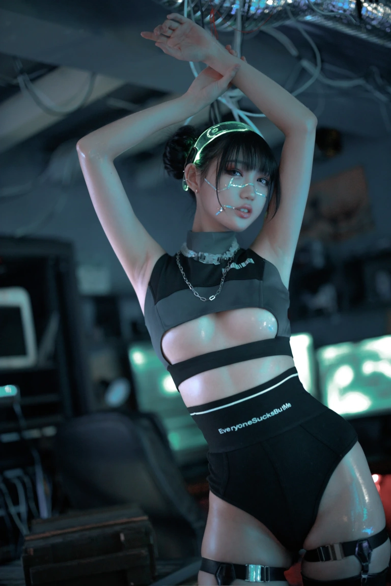 周叽是可爱兔兔《仿生人形》主题写真：38张全套美图