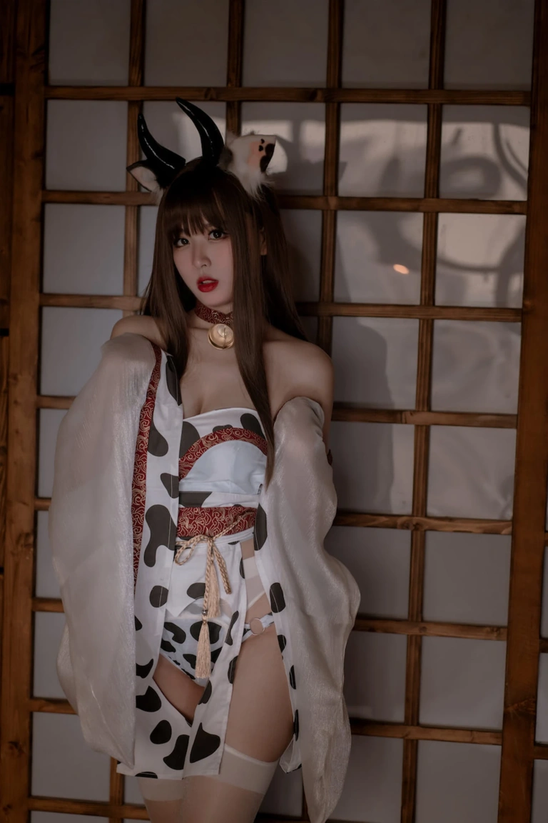 轩萧学姐《NO.19 – 牛牛和服》主题写真：47张全套美图