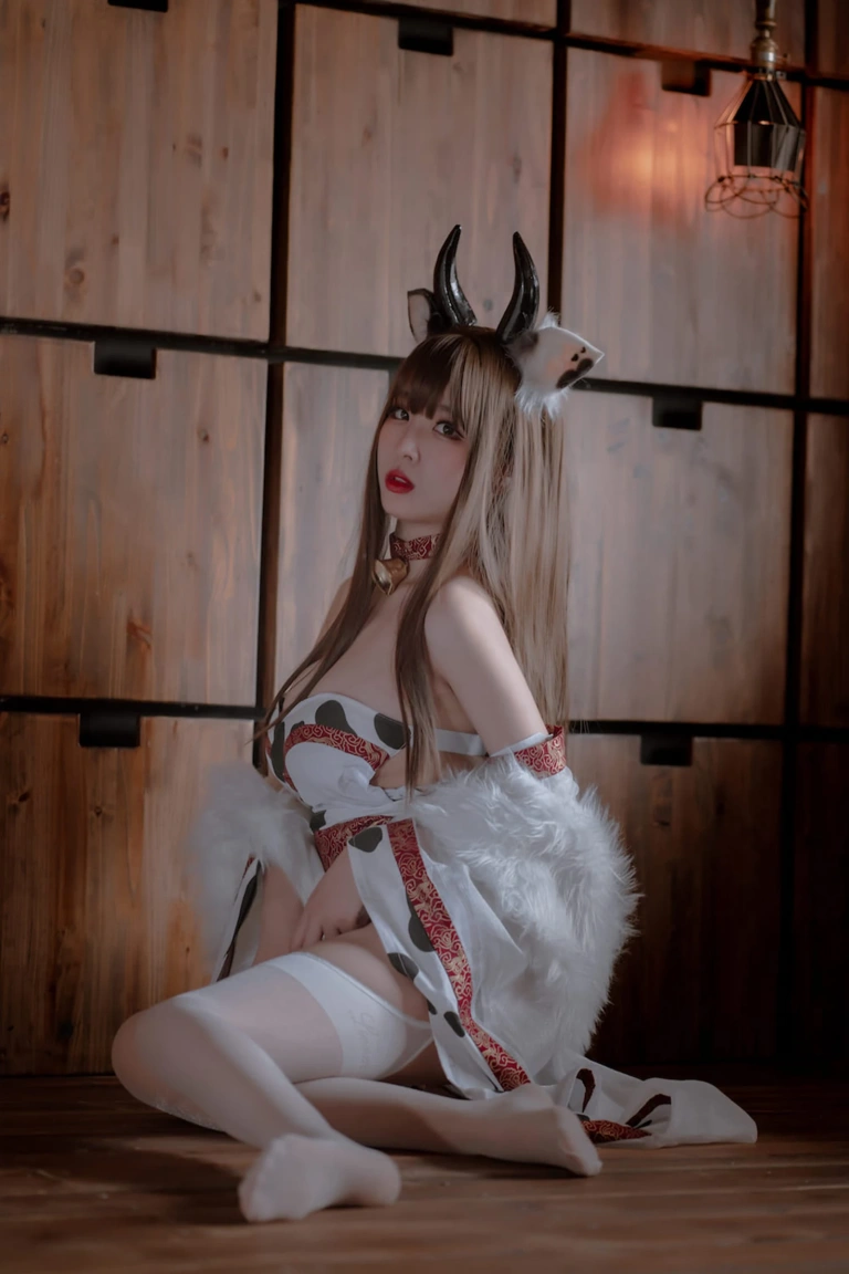 轩萧学姐《NO.19 – 牛牛和服》主题写真：47张全套美图