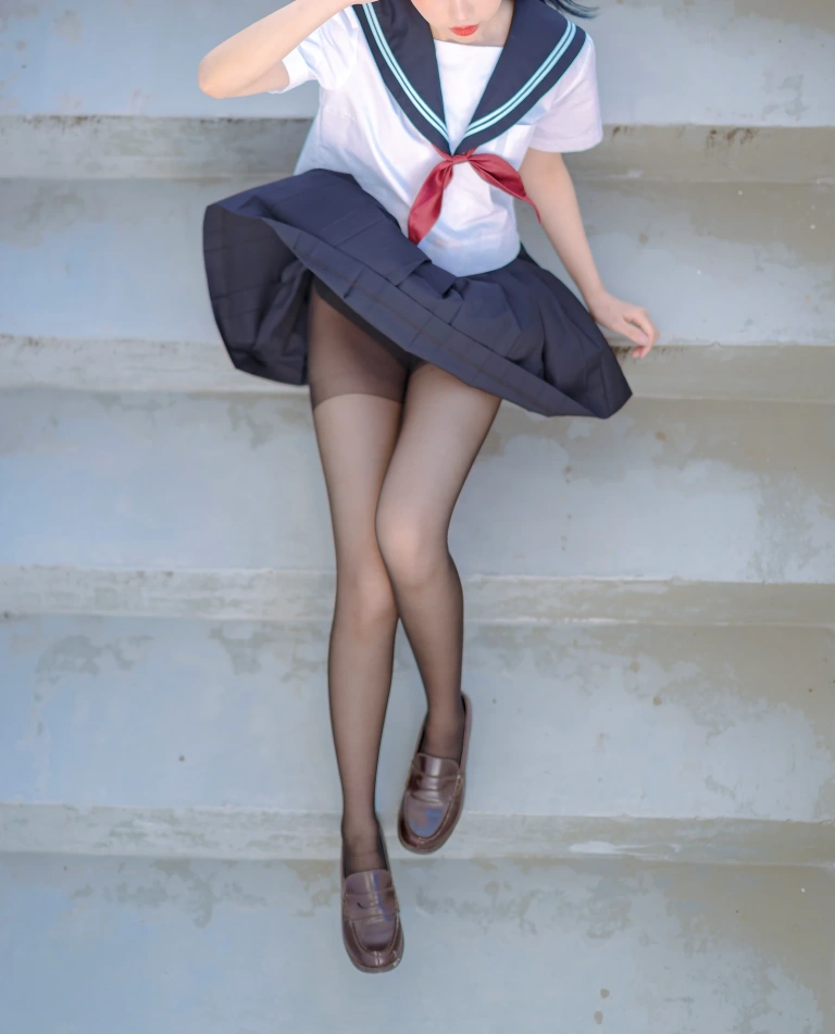 果咩酱《JK制服》主题写真：30张全套美图