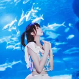 桜桃喵《水族馆》主题写真：15张全套美图