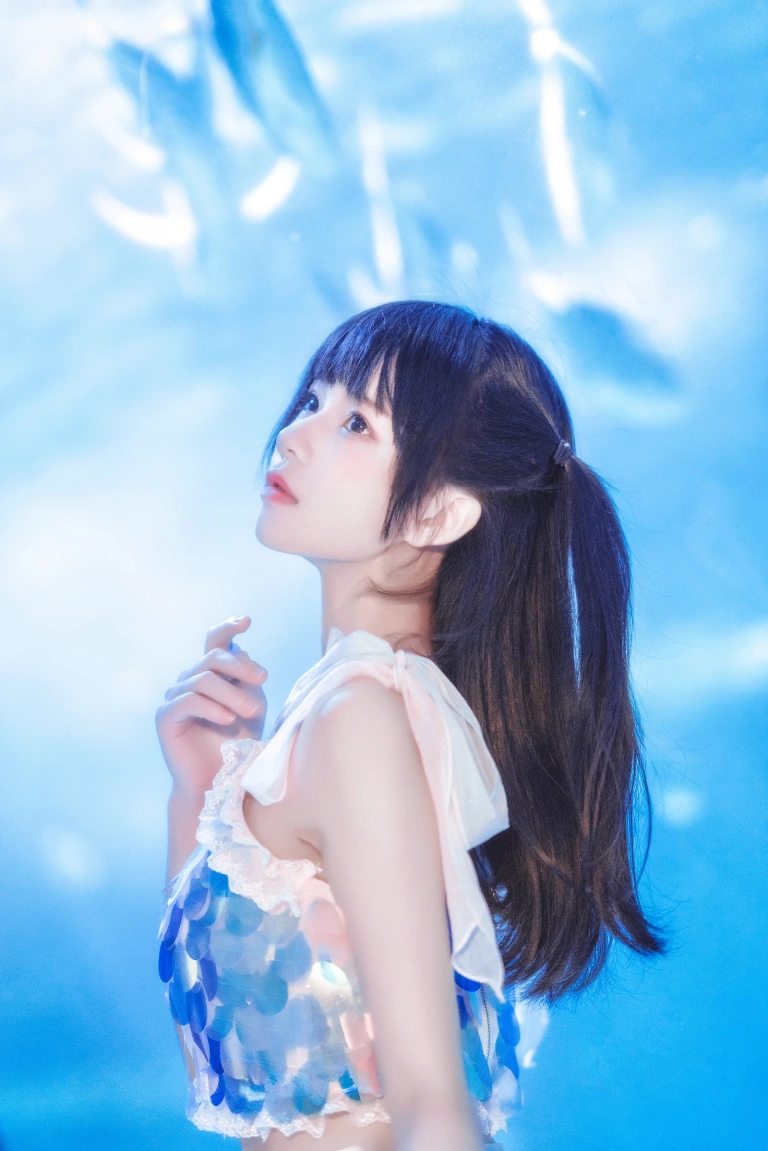 桜桃喵《水族馆》主题写真：15张全套美图