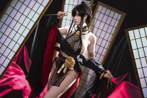 星之迟迟《圣诞节 约尔3 同人和风战斗服》主题写真：78张全套美图，含2个视频