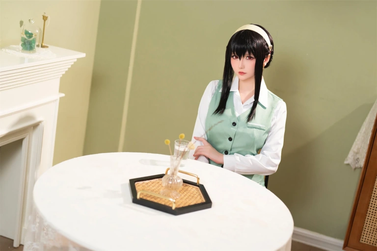 星之迟迟《圣诞节 约尔2 OL制服》主题写真：71张全套美图