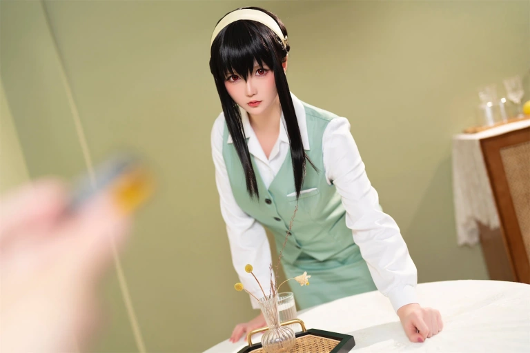 星之迟迟《圣诞节 约尔2 OL制服》主题写真：71张全套美图