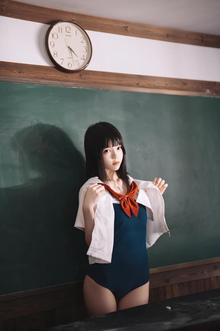 桜桃喵《教室死库水》主题写真：48张全套美图